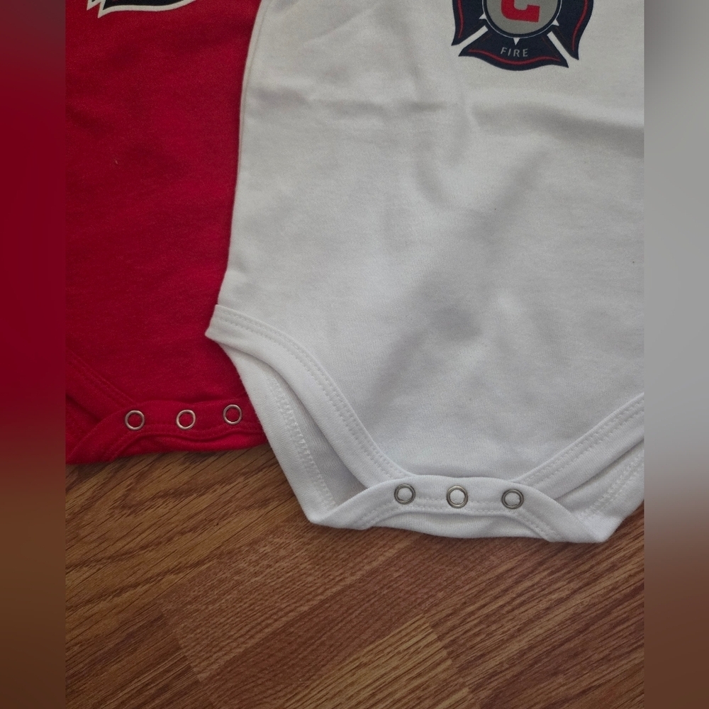 MLS Chicago Fire Baby Bodysuit 2pc New 3-6M - Picture 3 of 7